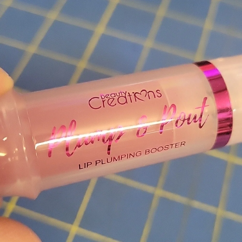Plump & Pout Lip Plumping Booster New